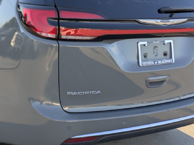 Used 2022 Chrysler Pacifica Touring-L FWD image 7