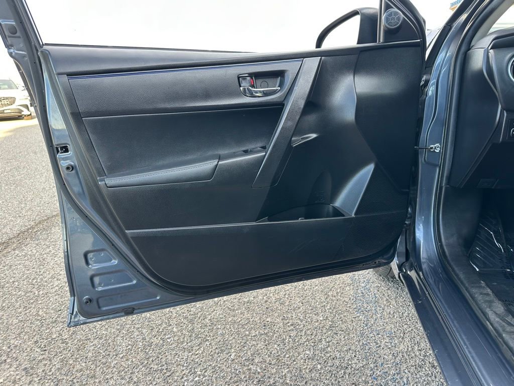 Used 2019 Toyota Corolla SE FWD image 11