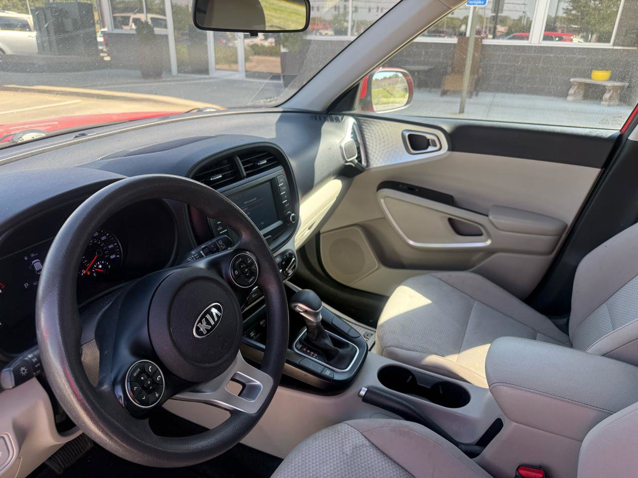 Used 2020 Kia Soul LX FWD image 11