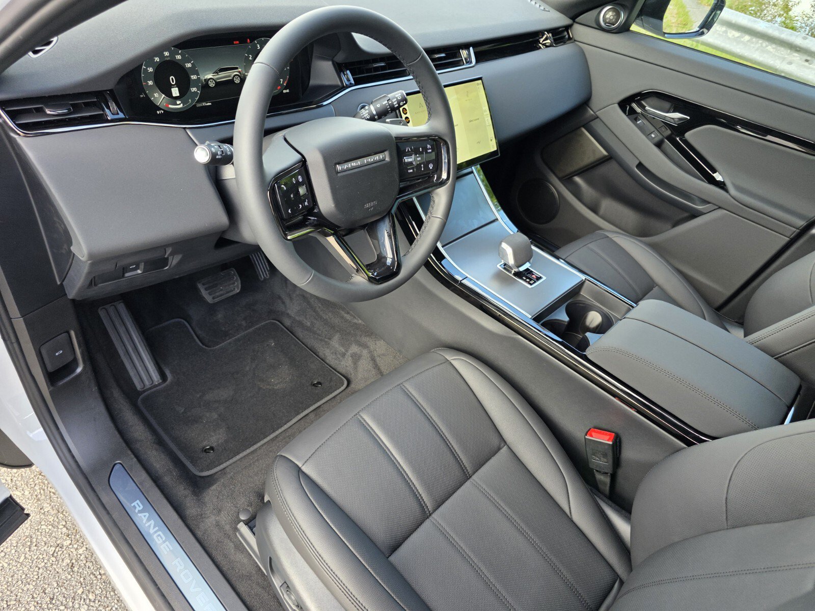 New 2026 Land Rover Range Rover Evoque S AWD/4WD image 11