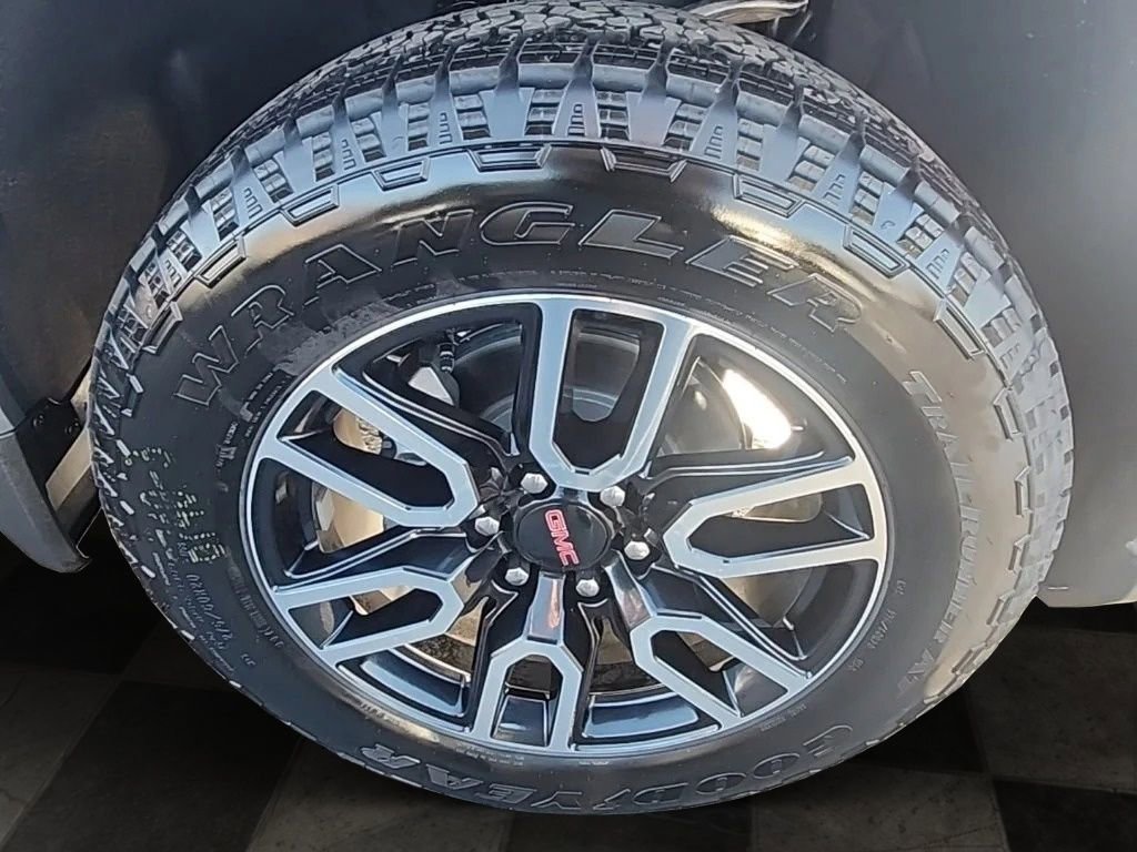 Used 2026 GMC Sierra 1500 AT4 w/ AT4 Premium Package AWD/4WD image 25