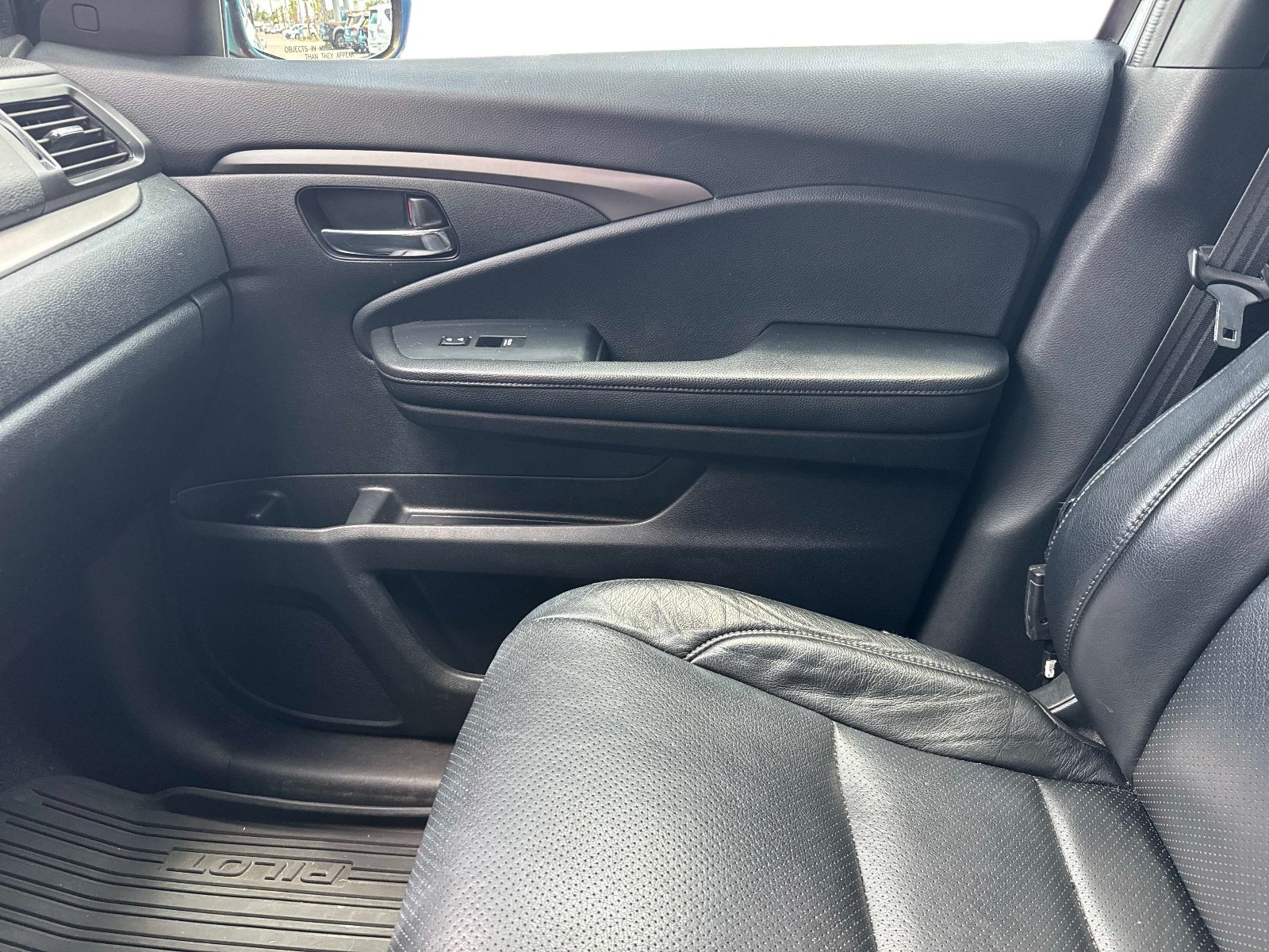 Used 2022 Honda Pilot Sport image 23