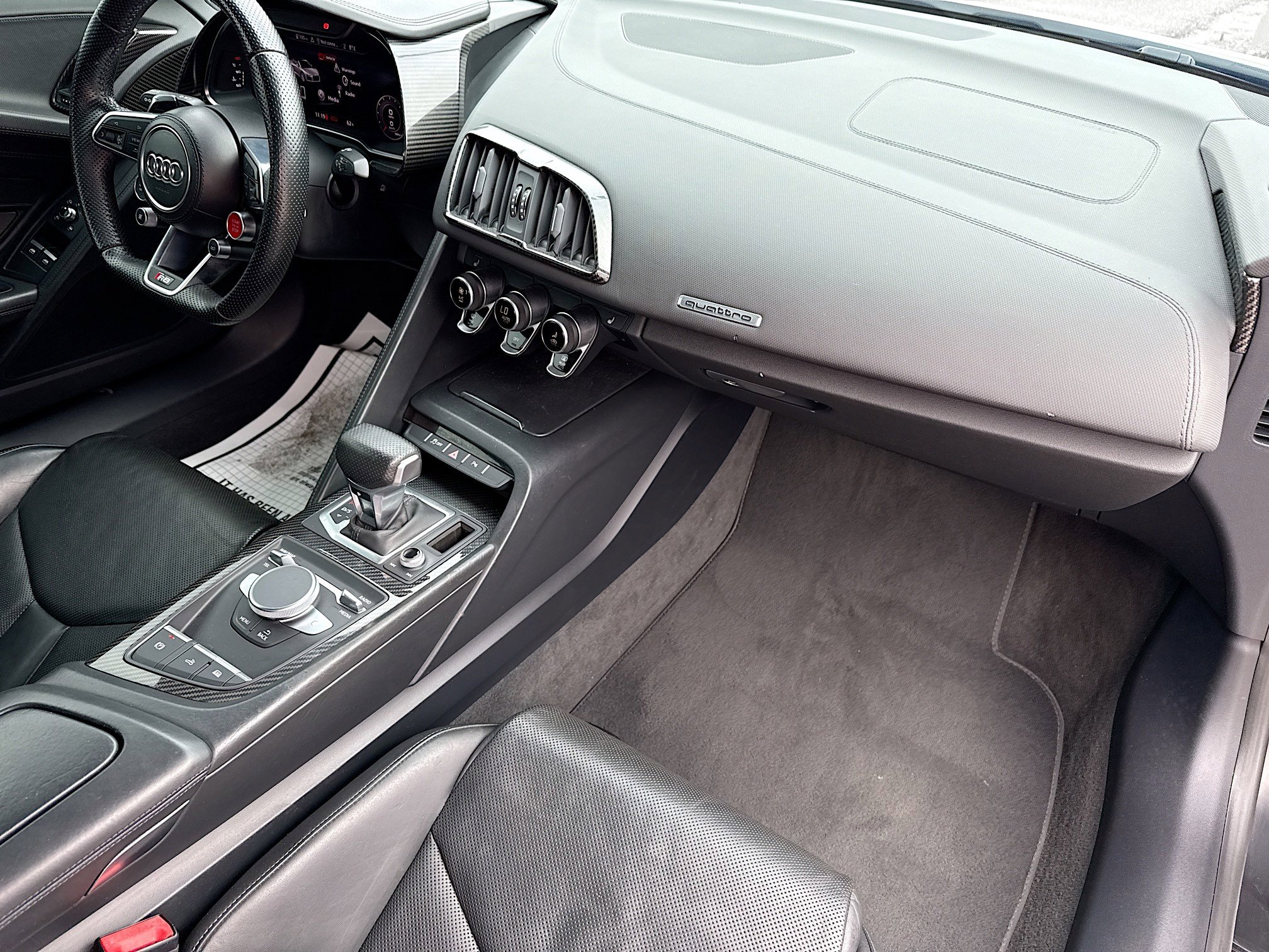 Used 2017 Audi R8 V10 image 13