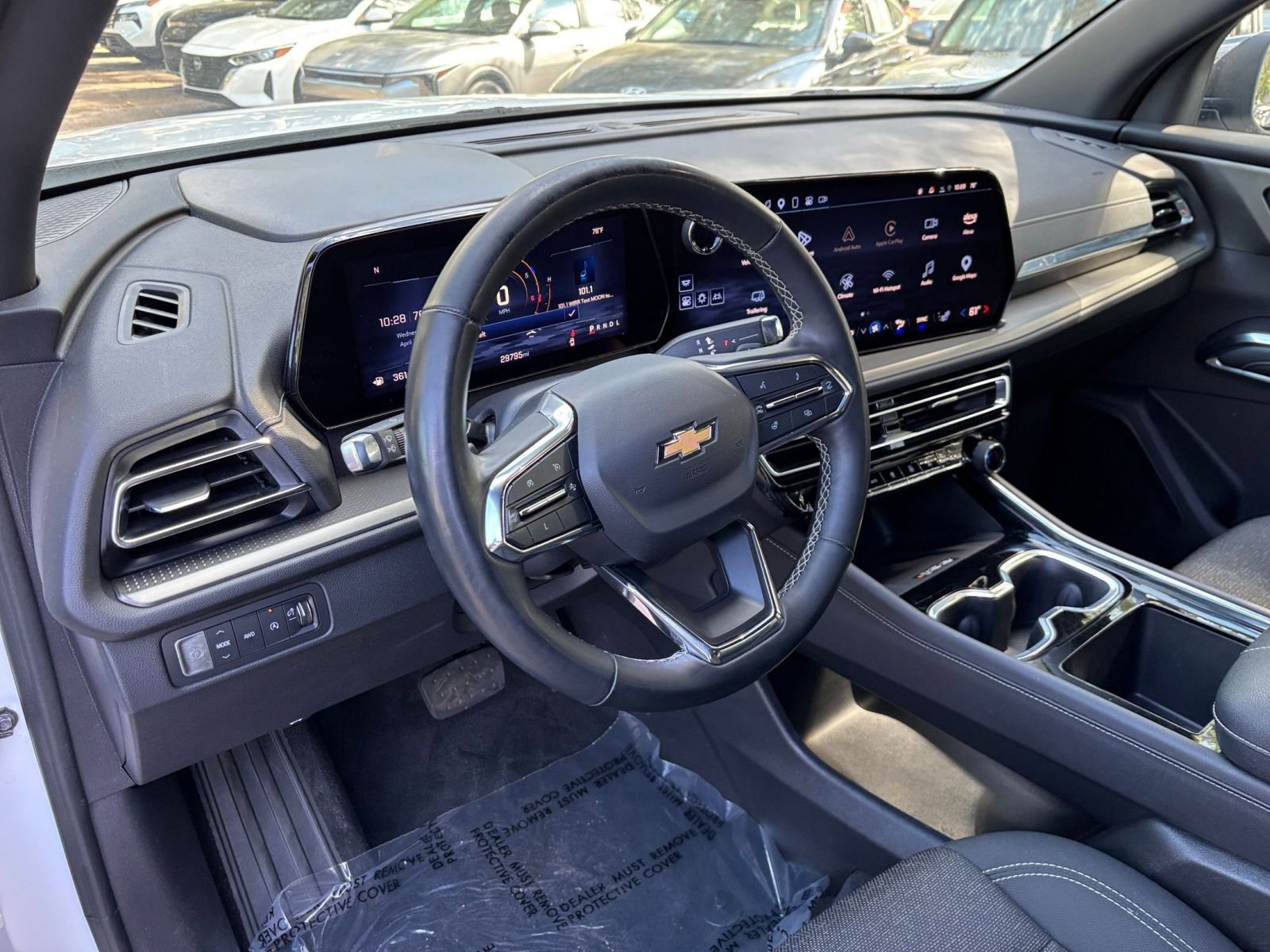 Used 2025 Chevrolet Traverse LT image 48