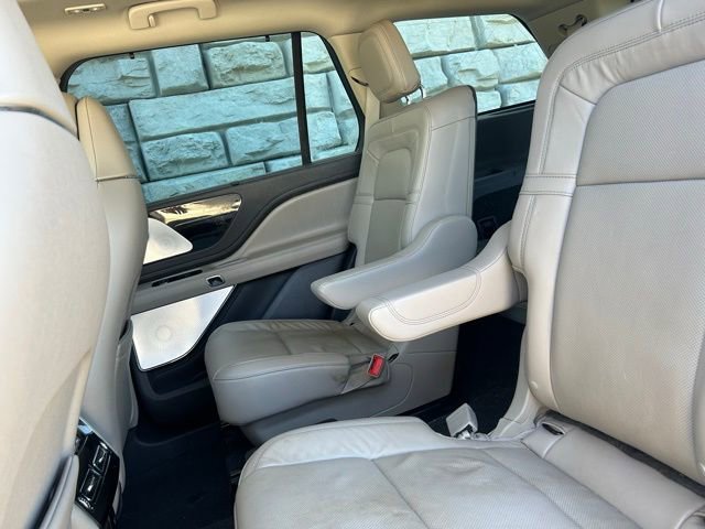 Used 2024 Lincoln Aviator Reserve w/ Equipment Group 201A image 9