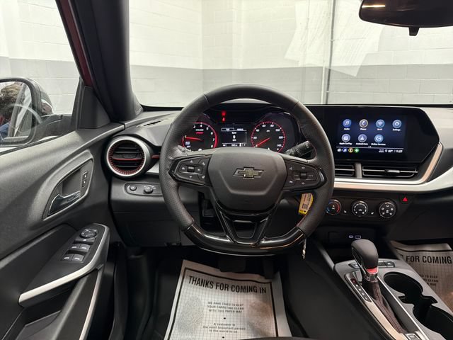 Used 2026 Chevrolet Trax RS w/ Sunroof Package FWD image 18