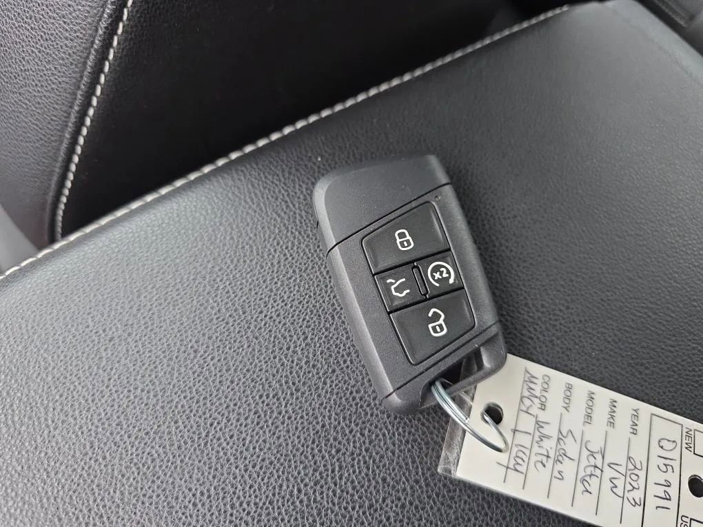 Used 2023 Volkswagen Jetta SE FWD image 33