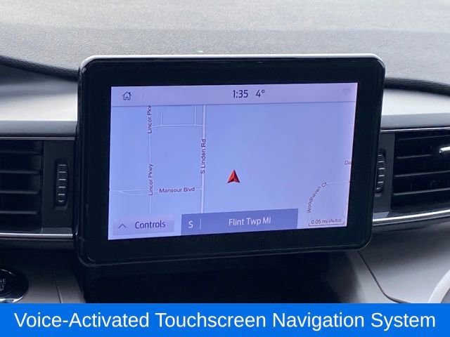 Used 2023 Ford Explorer XLT image 11