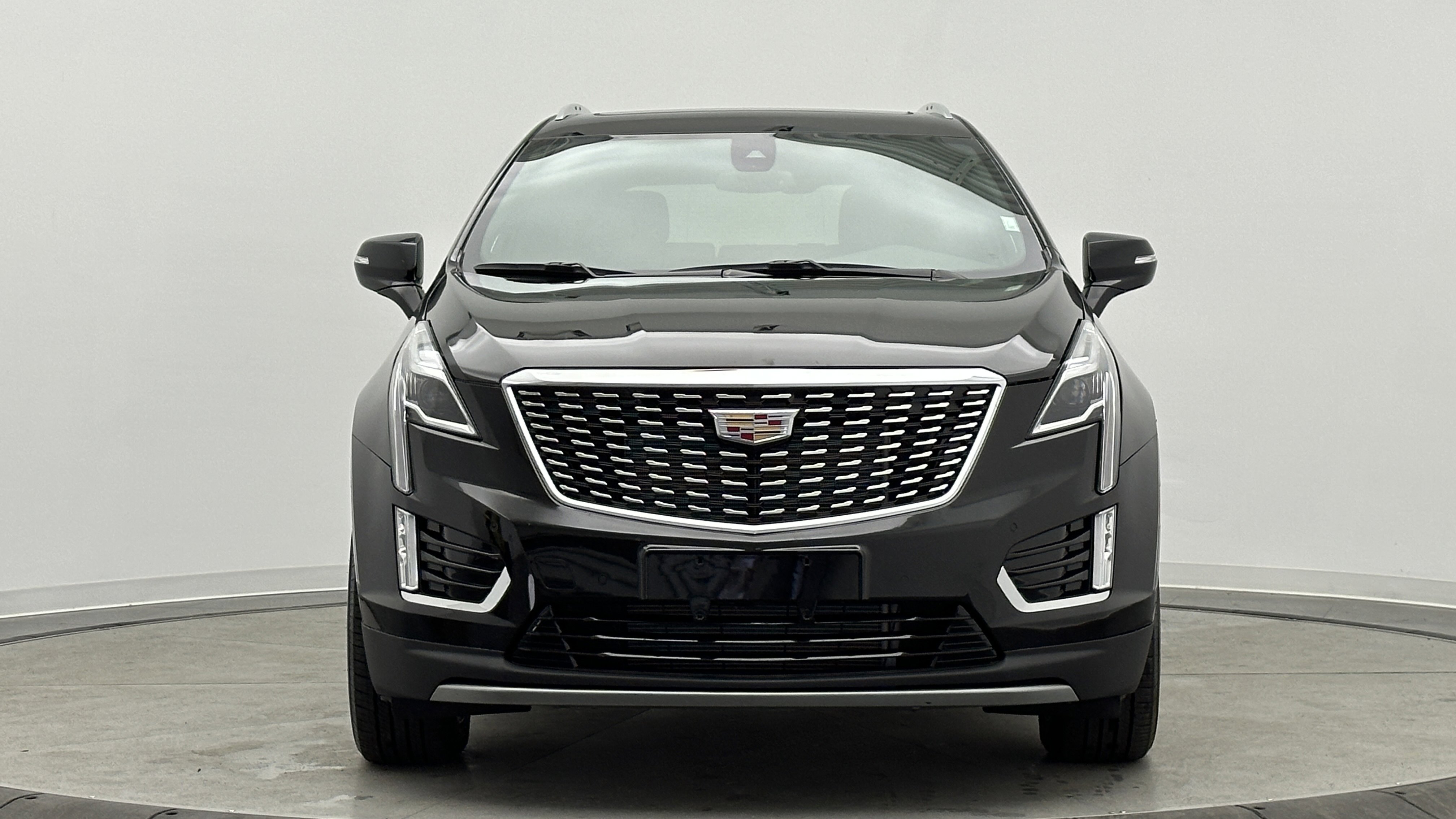 Used 2025 Cadillac XT5 Premium Luxury image 2