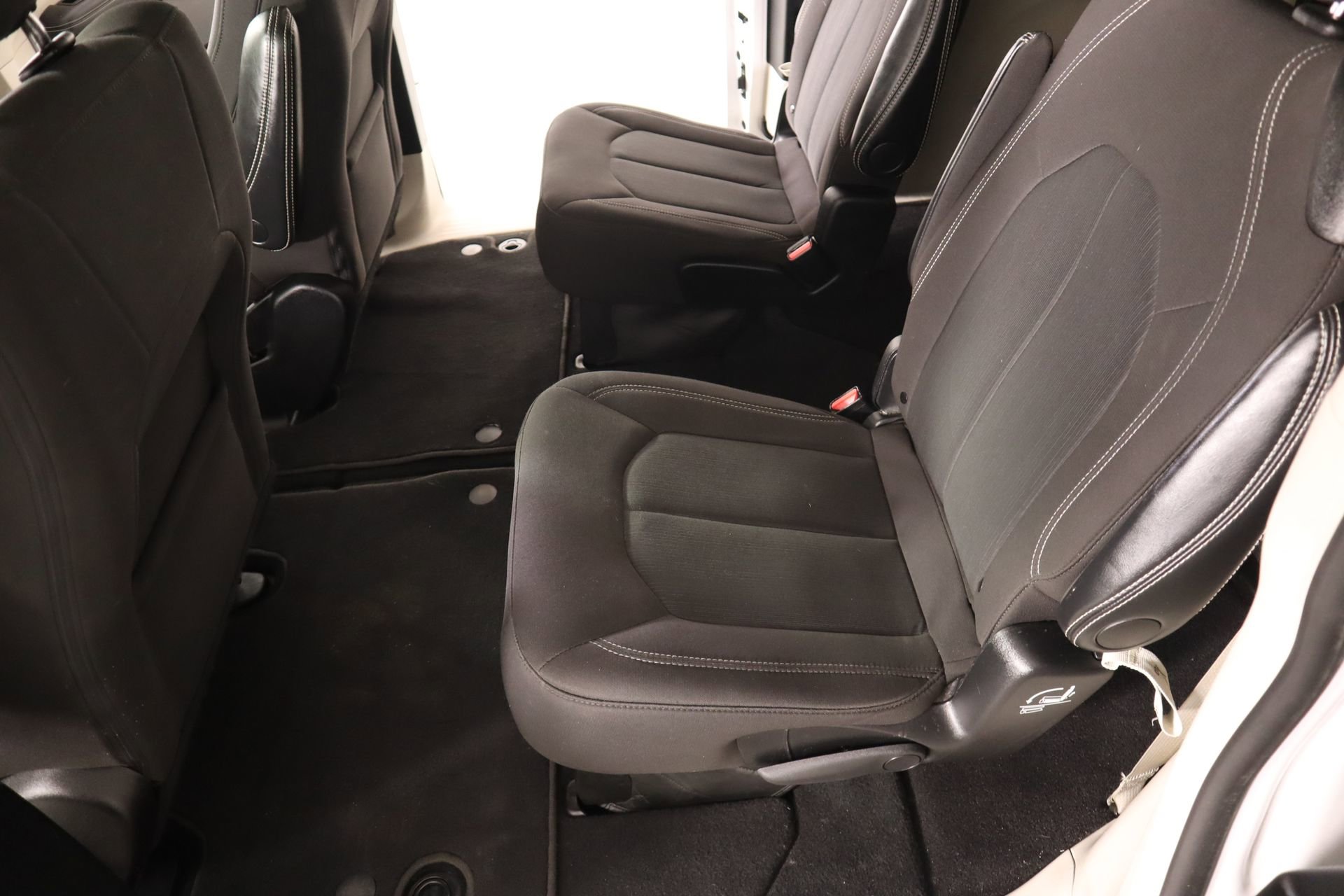 Used 2024 Chrysler Voyager LX image 11