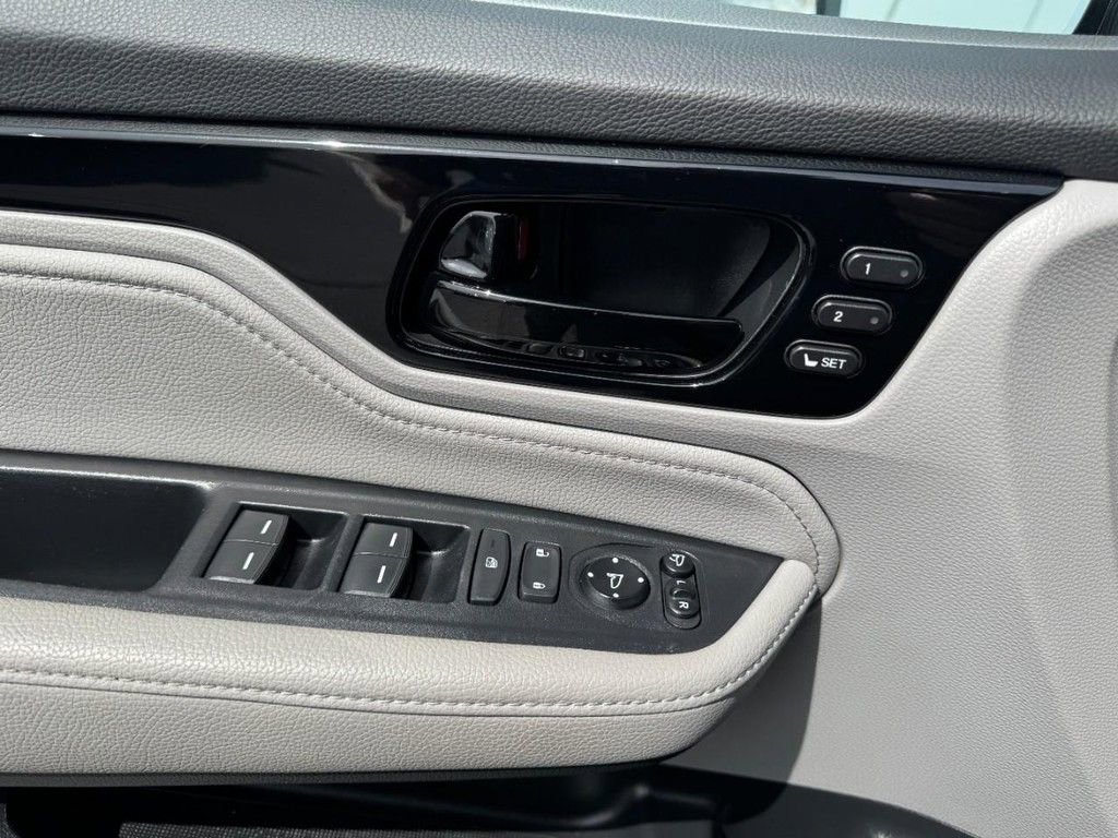 Used 2023 Honda Odyssey Elite image 18