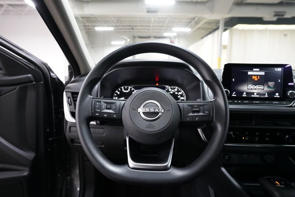 Used 2024 Nissan Rogue S image 4