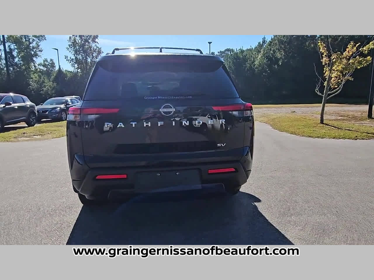 Used 2022 Nissan Pathfinder SV image 29