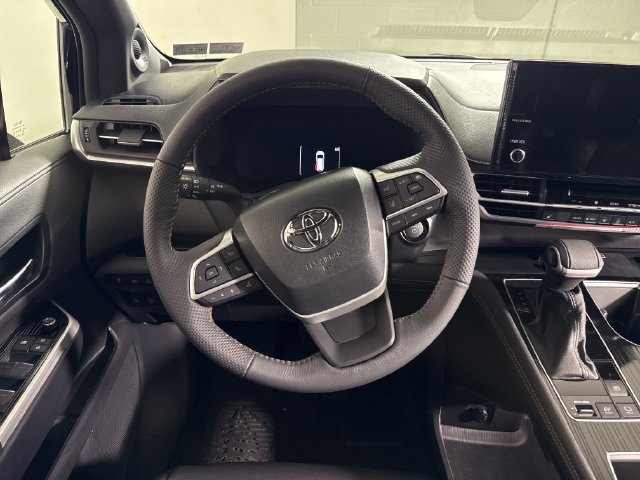 New 2026 Toyota Sienna XLE Woodland Edition AWD/4WD image 22