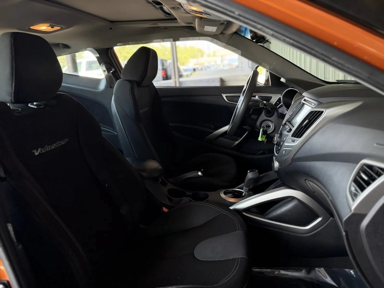 Used 2012 Hyundai Veloster FWD image 18