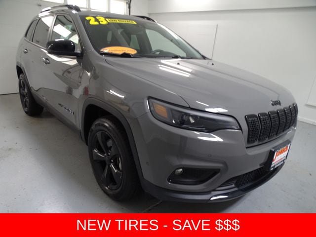 Certified 2023 Jeep Cherokee Altitude Lux w/ Lux Elite Package AWD/4WD image 1