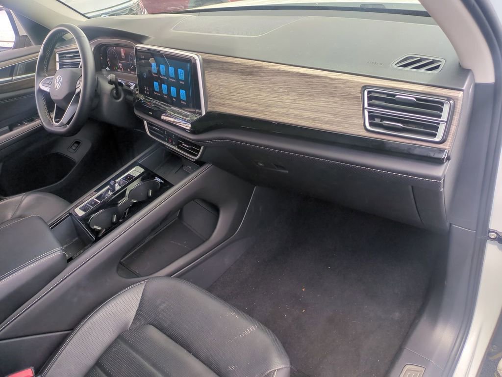 Used 2025 Volkswagen Atlas SEL AWD/4WD image 27