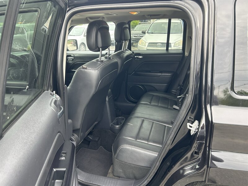 Used 2015 Jeep Patriot High Altitude AWD/4WD image 11