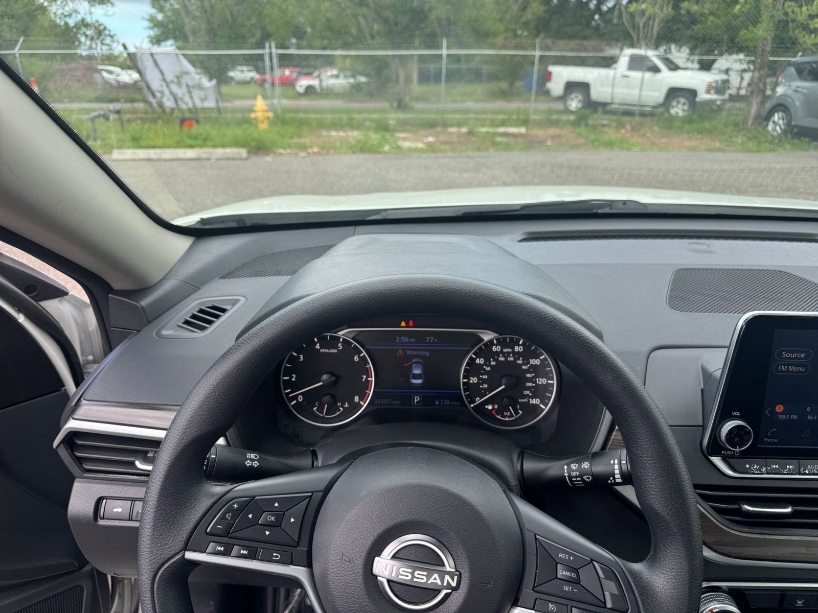 Used 2025 Nissan Altima 2.5 SV FWD image 34