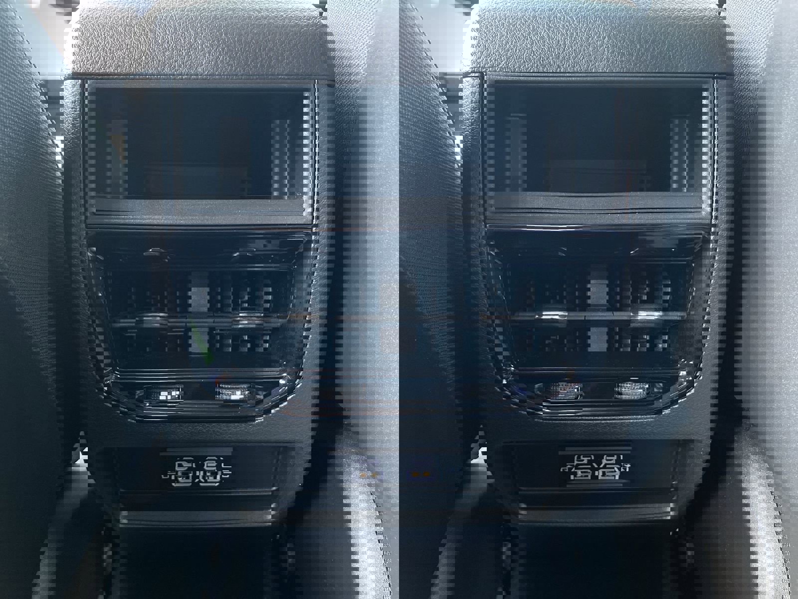 Used 2023 Jeep Grand Cherokee Laredo image 64