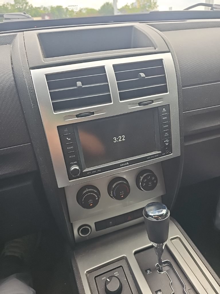 Used 2011 Dodge Nitro Heat AWD/4WD image 11