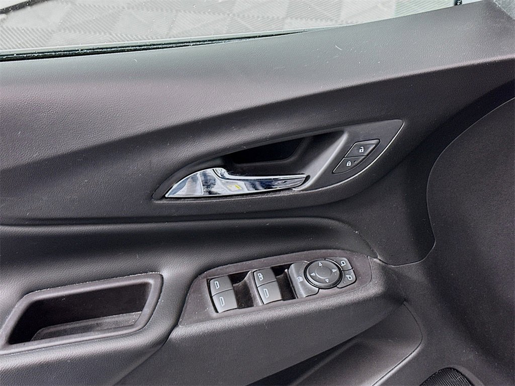 Used 2018 Chevrolet Equinox LT image 17