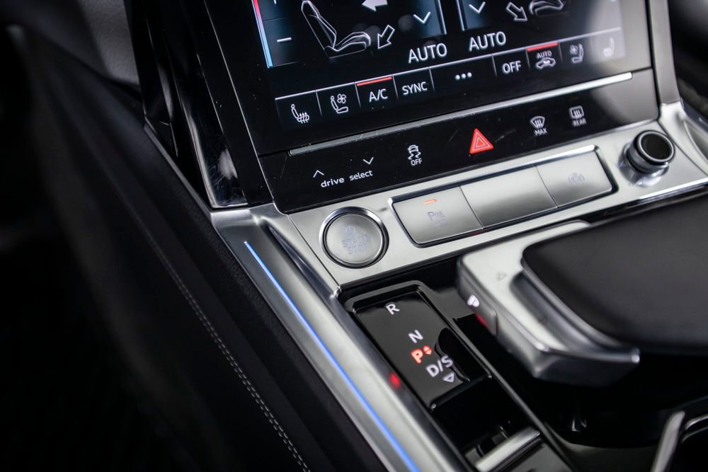 Used 2019 Audi e-tron Prestige AWD/4WD image 33