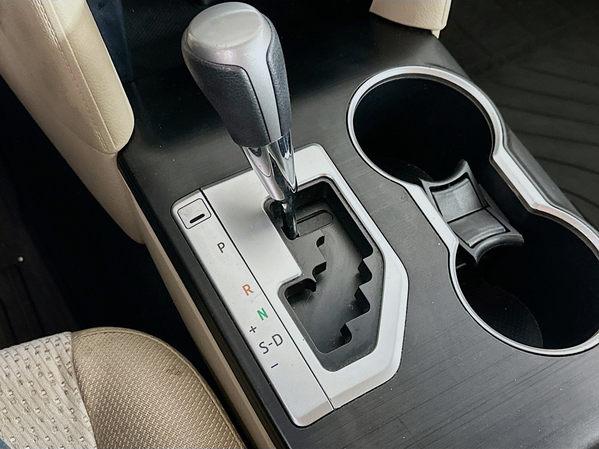 Used 2012 Toyota Camry LE image 23