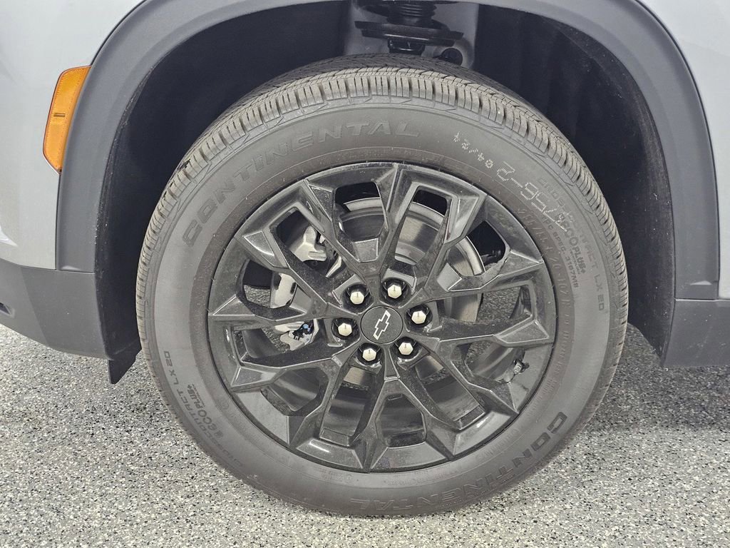 New 2026 Chevrolet Traverse LT w/ Midnight/Sport Edition FWD image 10