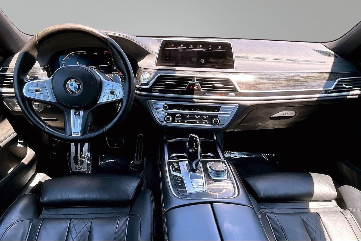 Used 2021 BMW 750i xDrive w/ M Sport Package AWD/4WD image 19