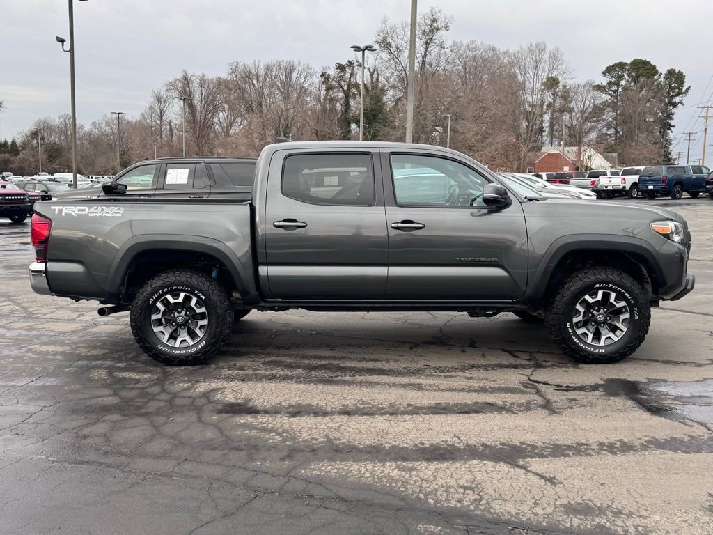 Used 2019 Toyota Tacoma TRD Off-Road image 4