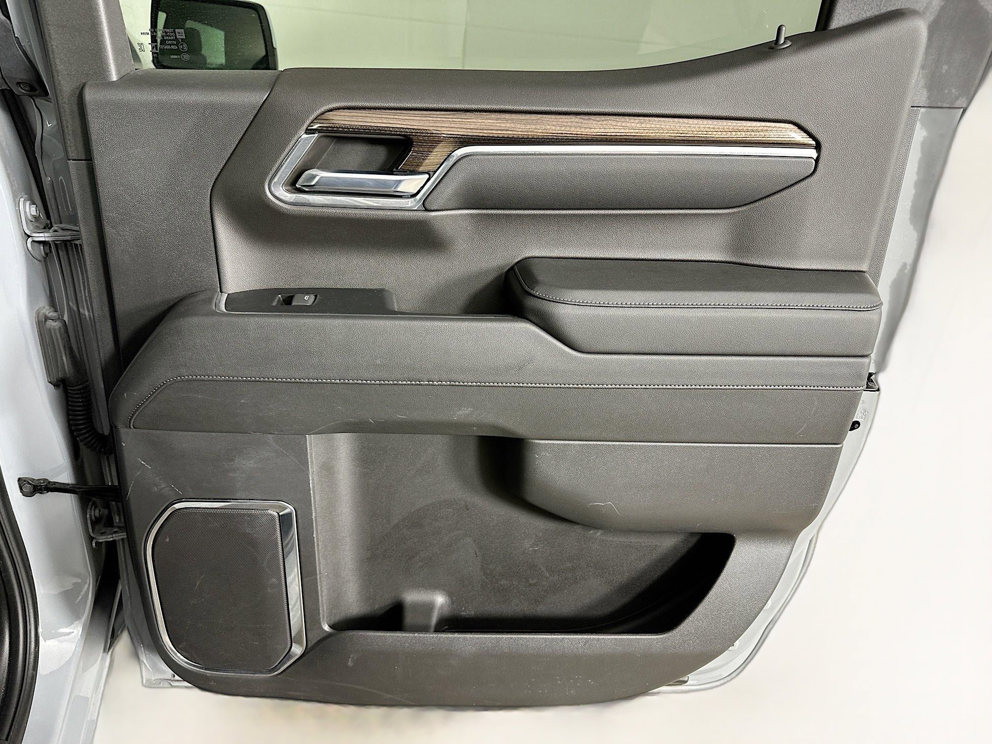 Used 2024 Chevrolet Silverado 1500 LT image 30