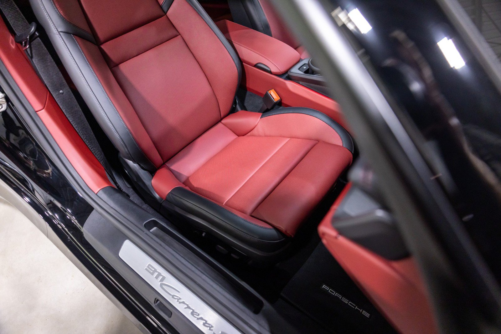 Used 2025 Porsche 911 Carrera S RWD image 29