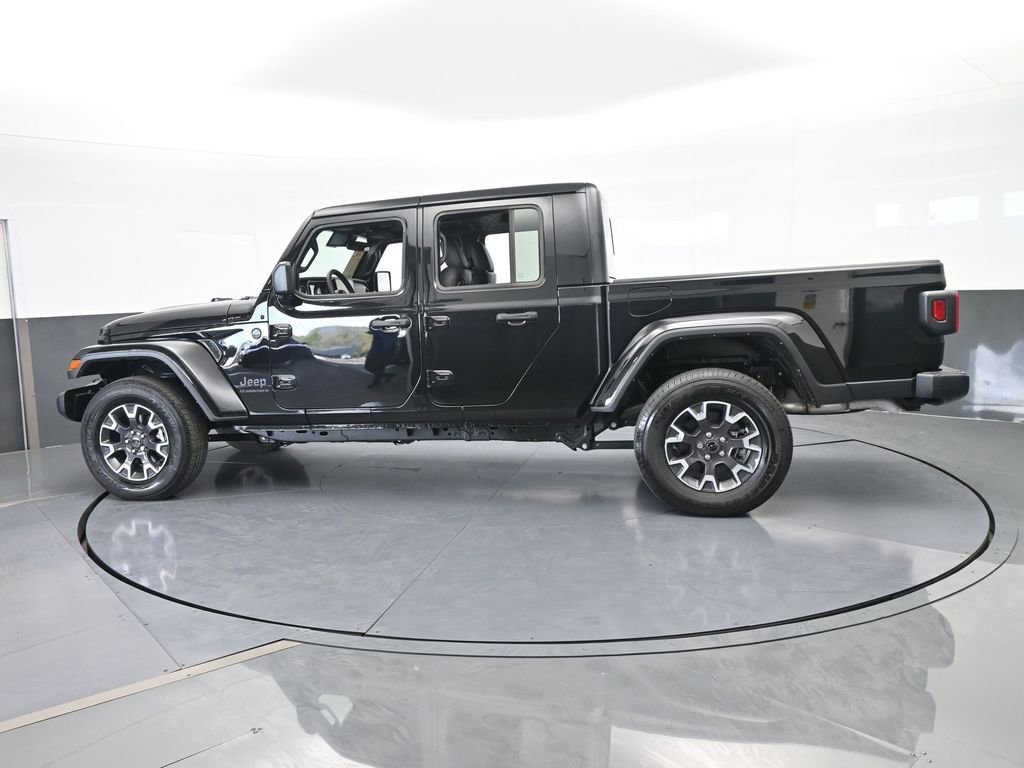 Used 2024 Jeep Gladiator Sport w/ Premium Package AWD/4WD image 3