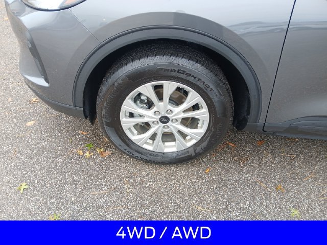 Used 2023 Ford Escape Active AWD/4WD image 4