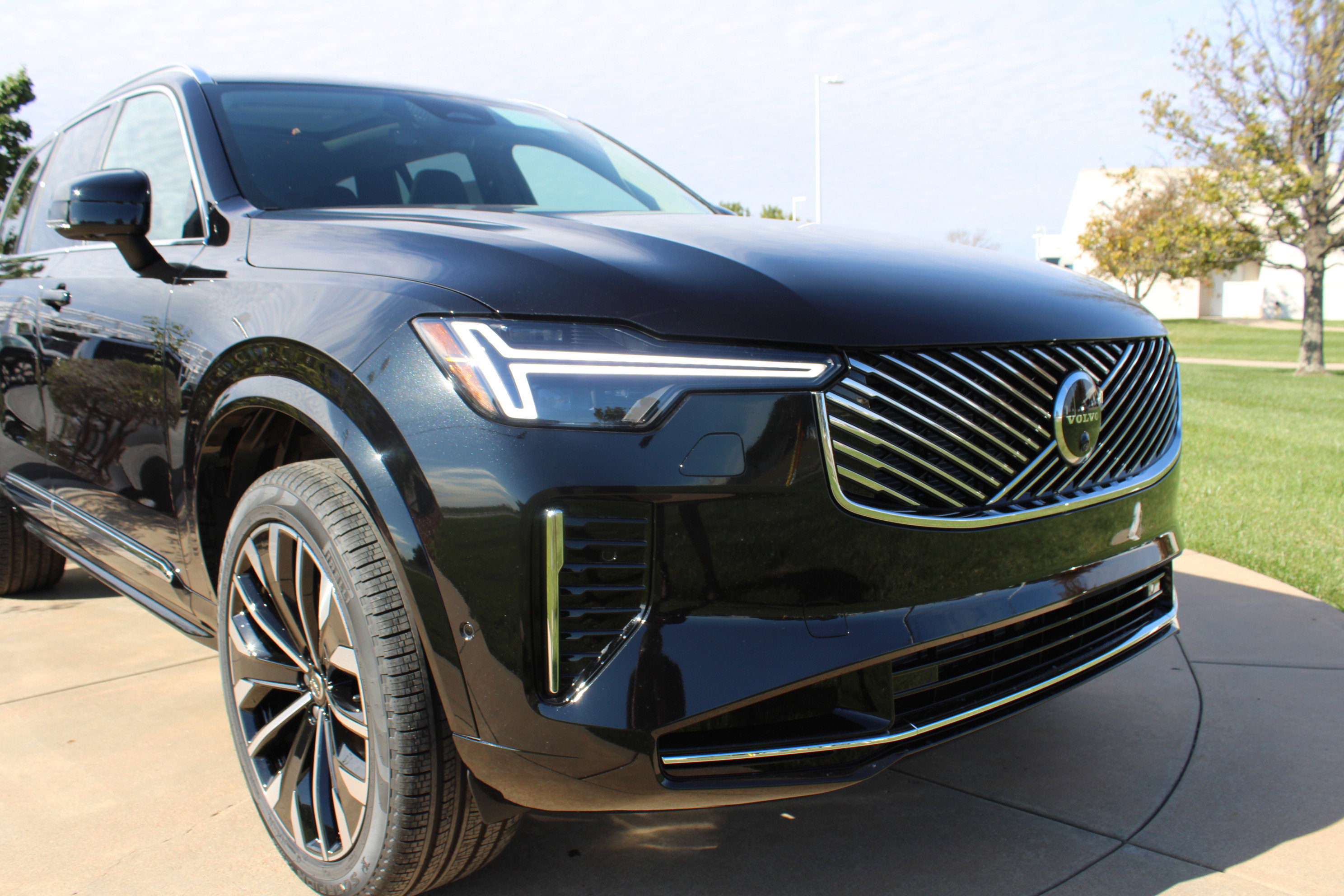 New 2026 Volvo XC90 B6 Plus w/ Protection Package Premier AWD/4WD image 63