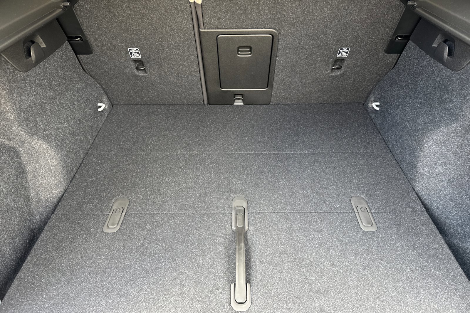 New 2025 Volvo XC40 B5 Ultra image 13