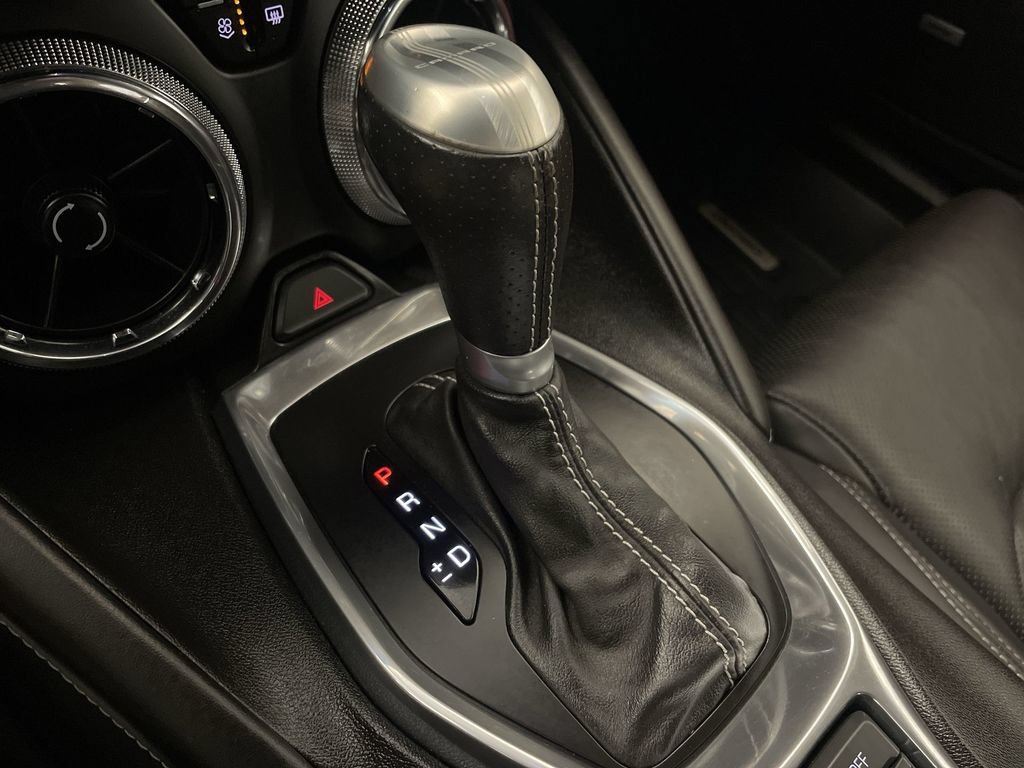 Used 2016 Chevrolet Camaro LT RWD image 10