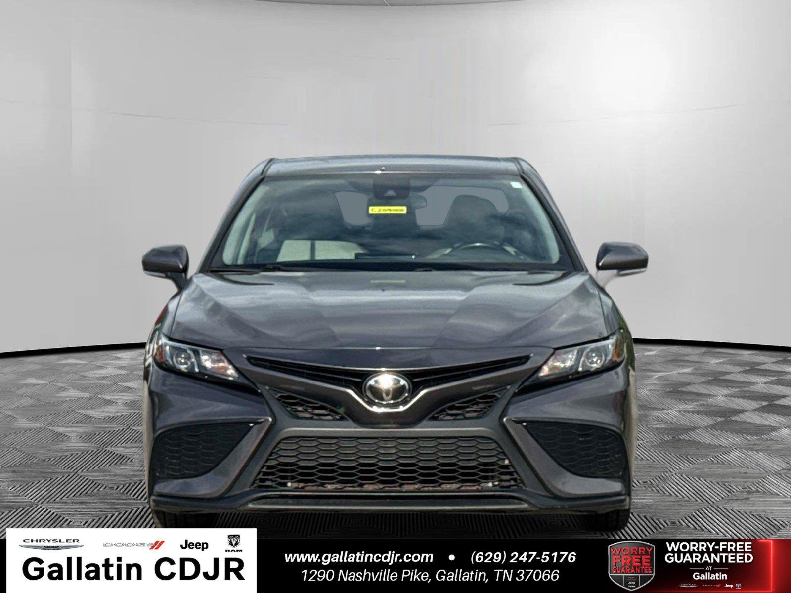 Used 2024 Toyota Camry SE FWD image 2