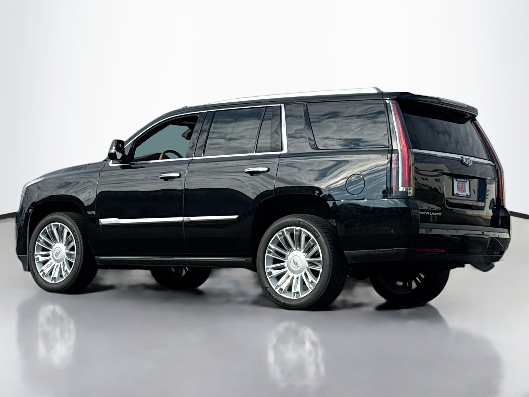 Used 2020 Cadillac Escalade Platinum image 13