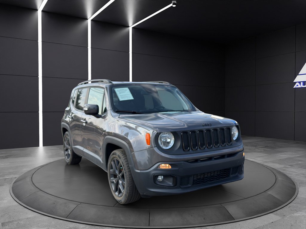 Used 2018 Jeep Renegade Altitude w/ Cold Weather Group FWD image 3