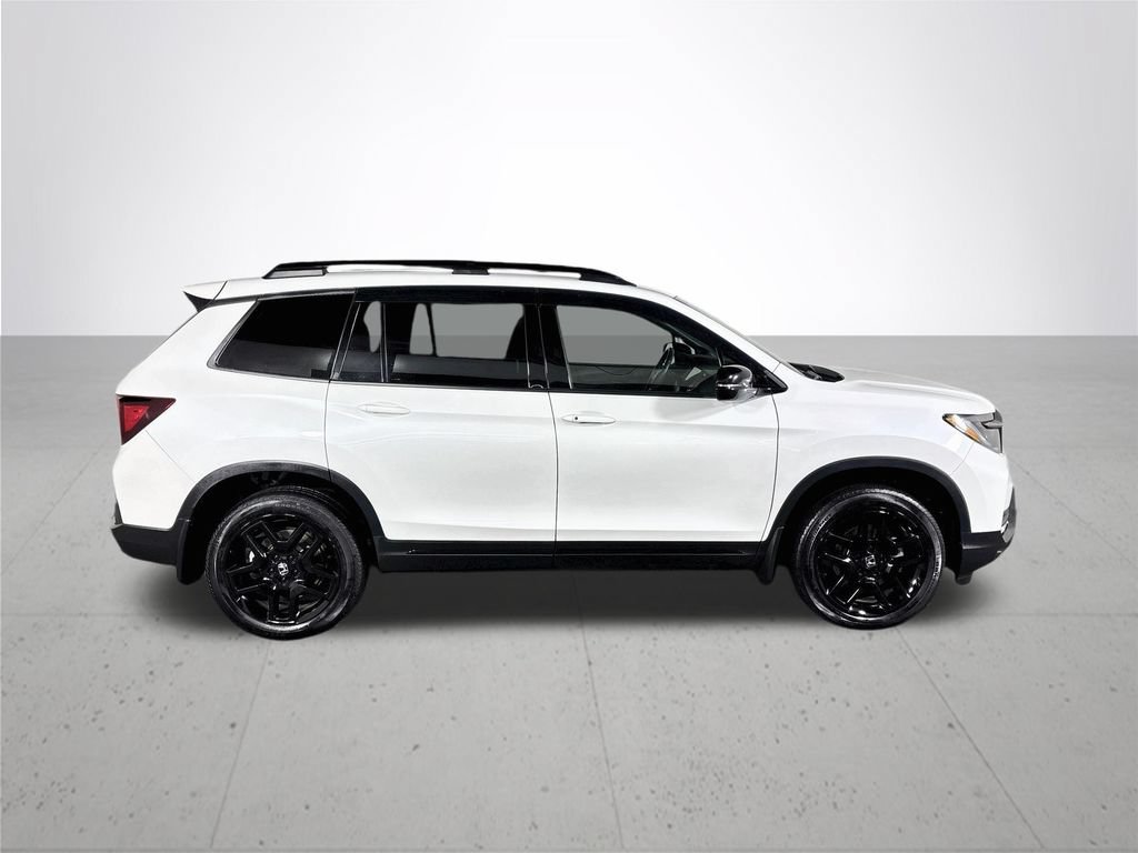 Used 2025 Honda Passport Black Edition image 5