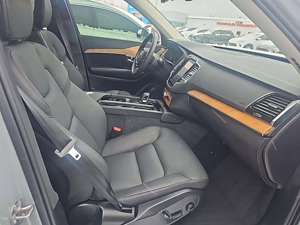 Used 2025 Volvo XC90 T8 Plus w/ Protection Package Premier image 26