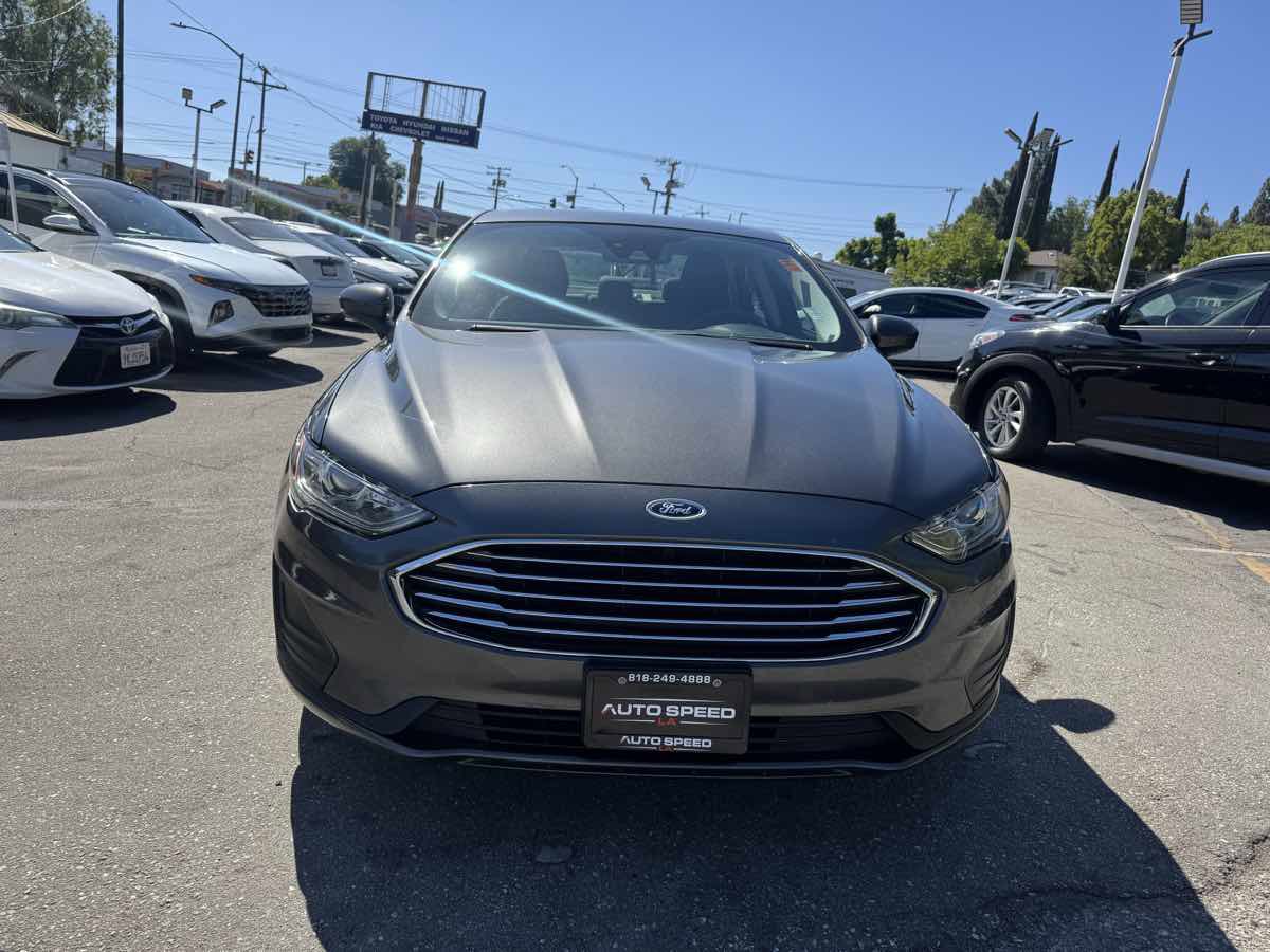 Used 2019 Ford Fusion SE image 2