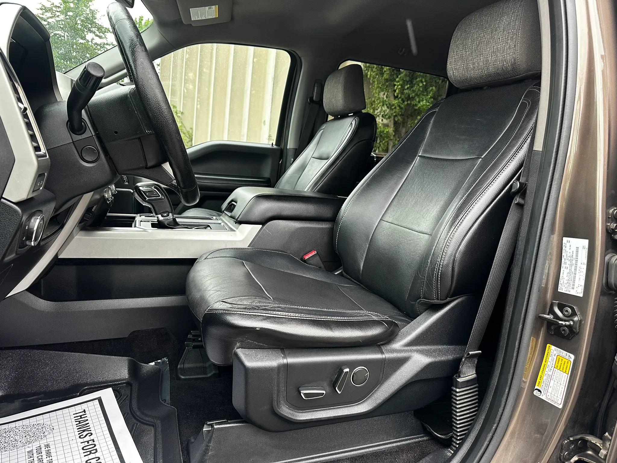 Used 2015 Ford F150 Lariat w/ Equipment Group 502A Luxury AWD/4WD image 30