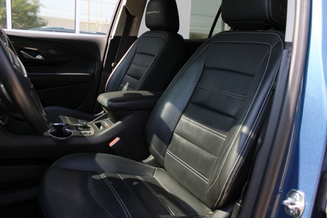 Used 2024 GMC Terrain Denali w/ Denali Premium Package AWD/4WD image 23