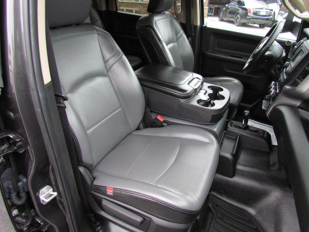 Used 2019 RAM 3500 Tradesman w/ Chrome Appearance Group image 18