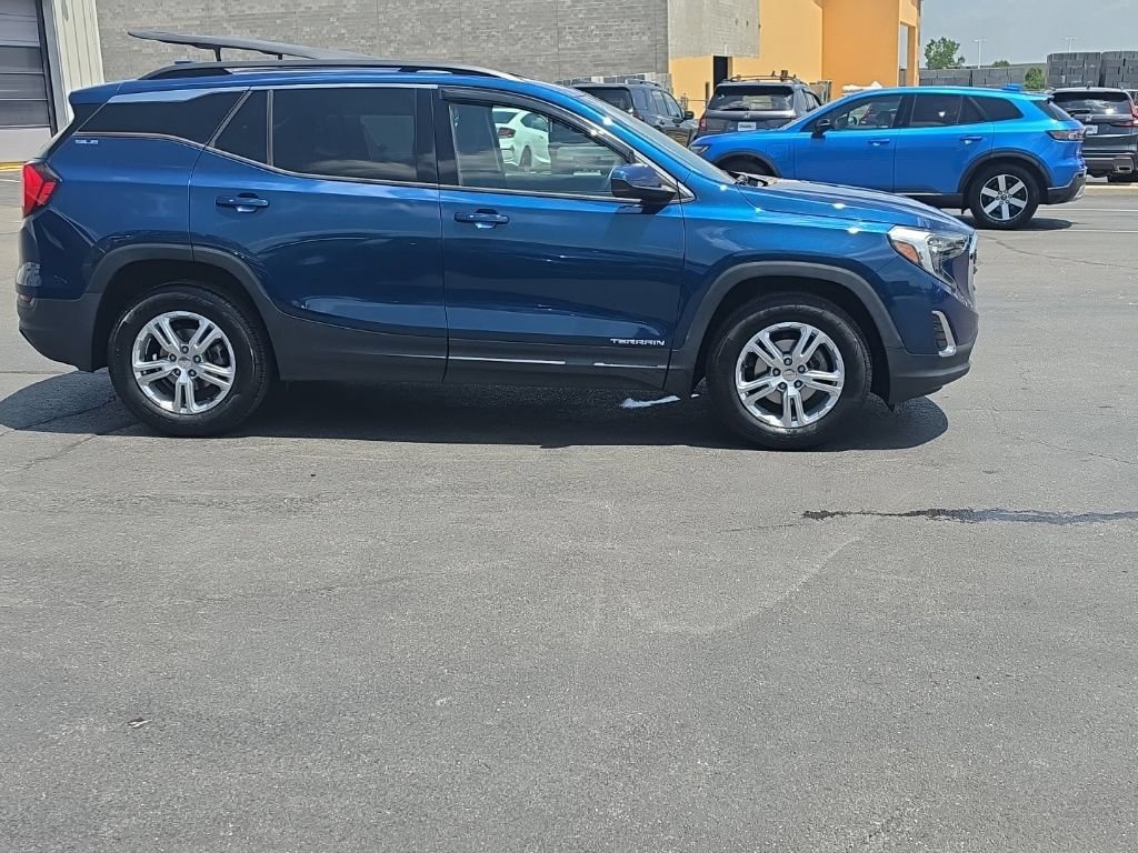 Used 2020 GMC Terrain SLE w/ Driver Convenience Package AWD/4WD image 10