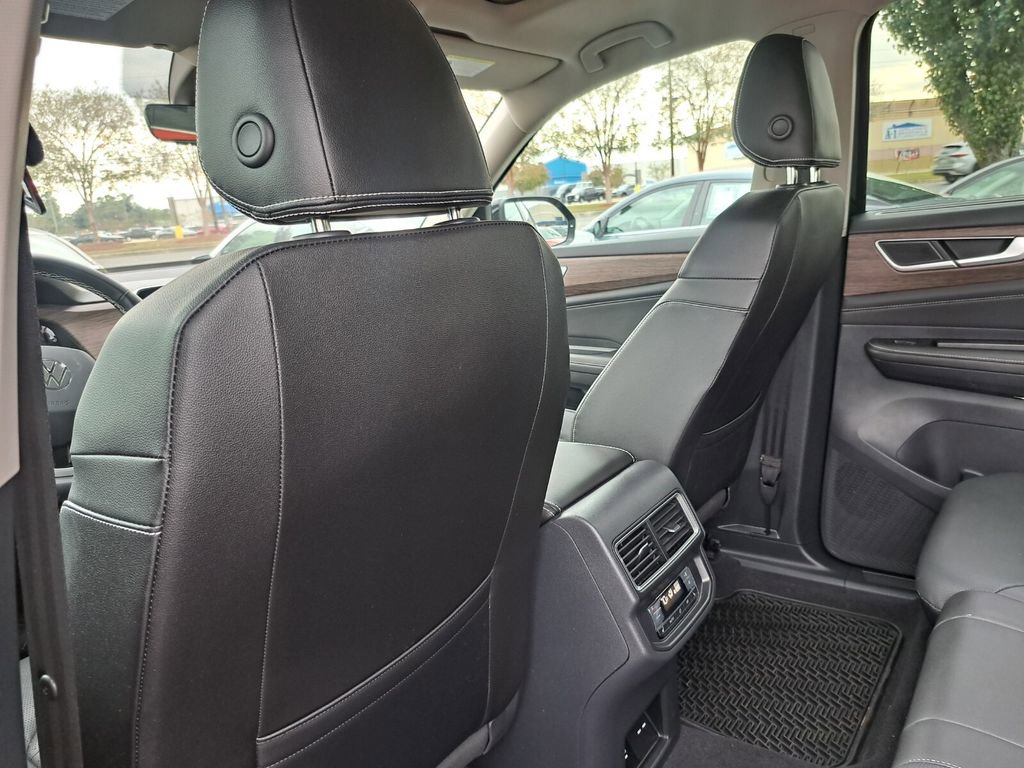 Used 2025 Volkswagen Atlas SEL image 25