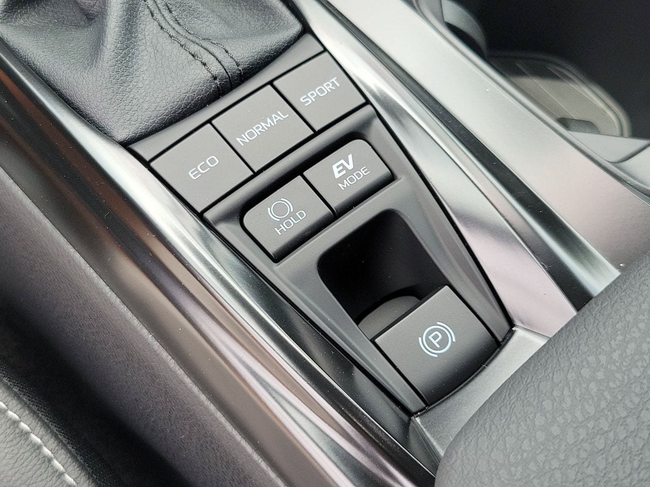 Used 2026 Toyota Camry SE FWD image 28